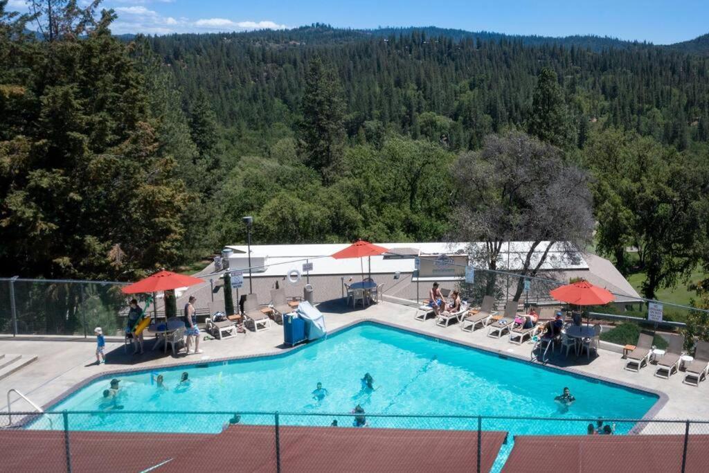 גרובלנד New Luxury Lake House In Pine Mountain Lake Close To Yosemite! Perfect For All Seasons! Great For Retreats, Getaways, Celebrations, And More! מראה חיצוני תמונה