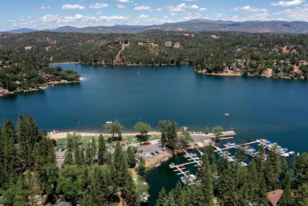 גרובלנד New Luxury Lake House In Pine Mountain Lake Close To Yosemite! Perfect For All Seasons! Great For Retreats, Getaways, Celebrations, And More! מראה חיצוני תמונה