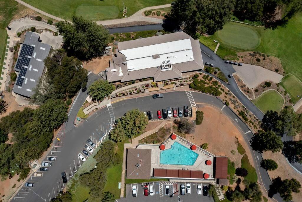 גרובלנד New Luxury Lake House In Pine Mountain Lake Close To Yosemite! Perfect For All Seasons! Great For Retreats, Getaways, Celebrations, And More! מראה חיצוני תמונה