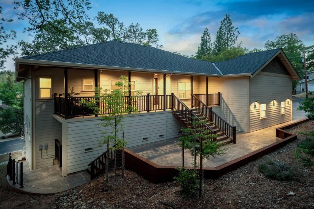 גרובלנד New Luxury Lake House In Pine Mountain Lake Close To Yosemite! Perfect For All Seasons! Great For Retreats, Getaways, Celebrations, And More! מראה חיצוני תמונה
