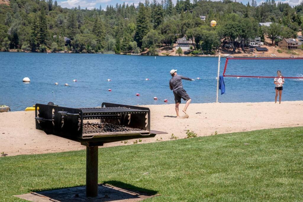 גרובלנד New Luxury Lake House In Pine Mountain Lake Close To Yosemite! Perfect For All Seasons! Great For Retreats, Getaways, Celebrations, And More! מראה חיצוני תמונה
