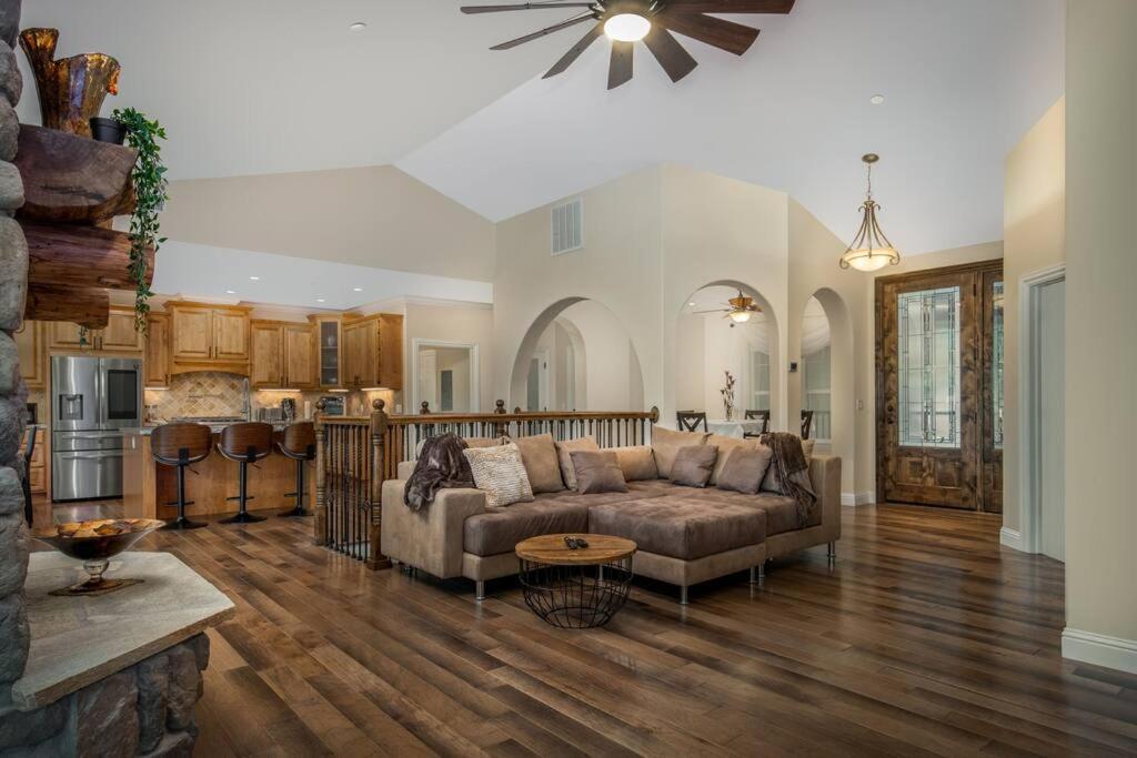 גרובלנד New Luxury Lake House In Pine Mountain Lake Close To Yosemite! Perfect For All Seasons! Great For Retreats, Getaways, Celebrations, And More! מראה חיצוני תמונה