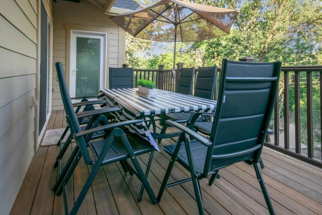 גרובלנד New Luxury Lake House In Pine Mountain Lake Close To Yosemite! Perfect For All Seasons! Great For Retreats, Getaways, Celebrations, And More! מראה חיצוני תמונה