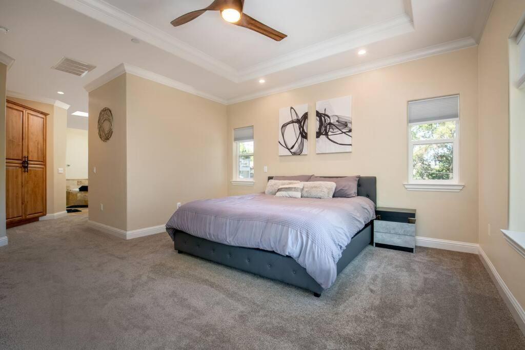 גרובלנד New Luxury Lake House In Pine Mountain Lake Close To Yosemite! Perfect For All Seasons! Great For Retreats, Getaways, Celebrations, And More! מראה חיצוני תמונה