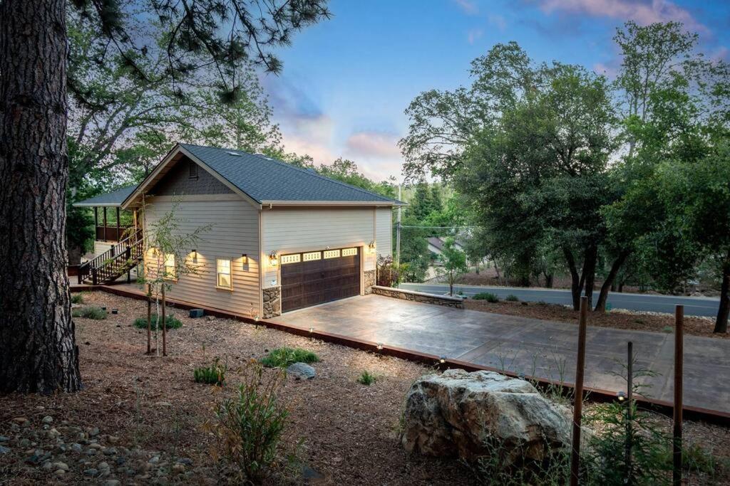 גרובלנד New Luxury Lake House In Pine Mountain Lake Close To Yosemite! Perfect For All Seasons! Great For Retreats, Getaways, Celebrations, And More! מראה חיצוני תמונה