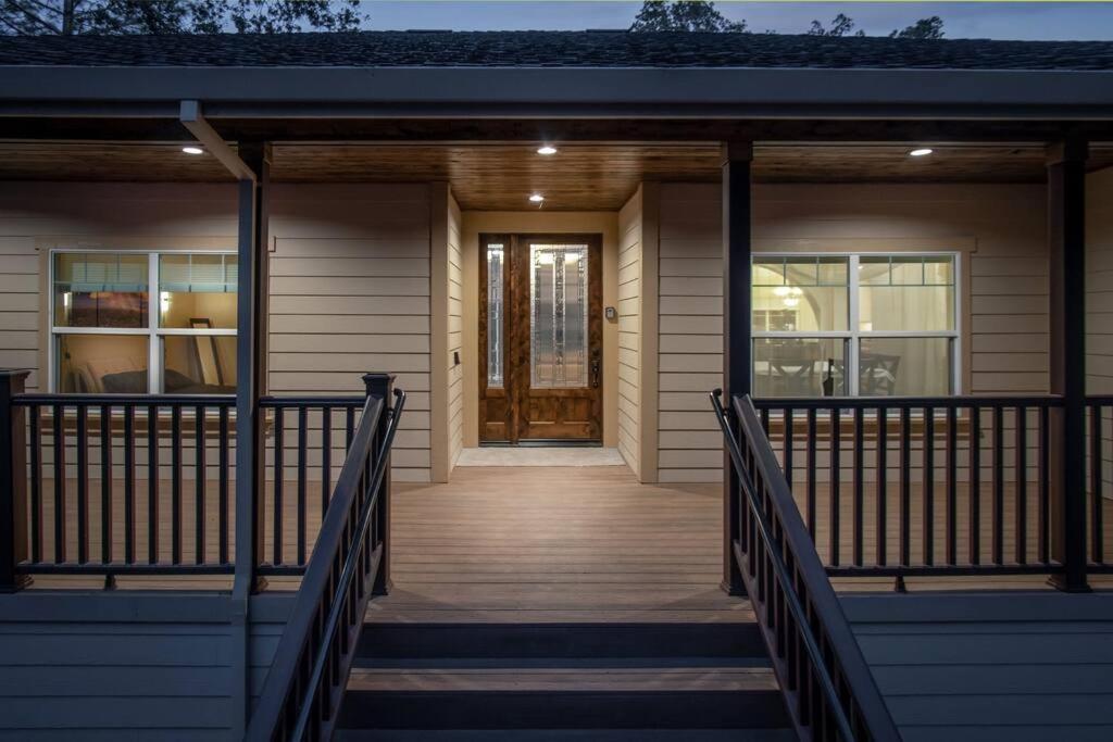 גרובלנד New Luxury Lake House In Pine Mountain Lake Close To Yosemite! Perfect For All Seasons! Great For Retreats, Getaways, Celebrations, And More! מראה חיצוני תמונה