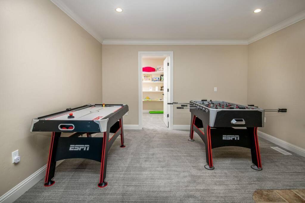 גרובלנד New Luxury Lake House In Pine Mountain Lake Close To Yosemite! Perfect For All Seasons! Great For Retreats, Getaways, Celebrations, And More! מראה חיצוני תמונה