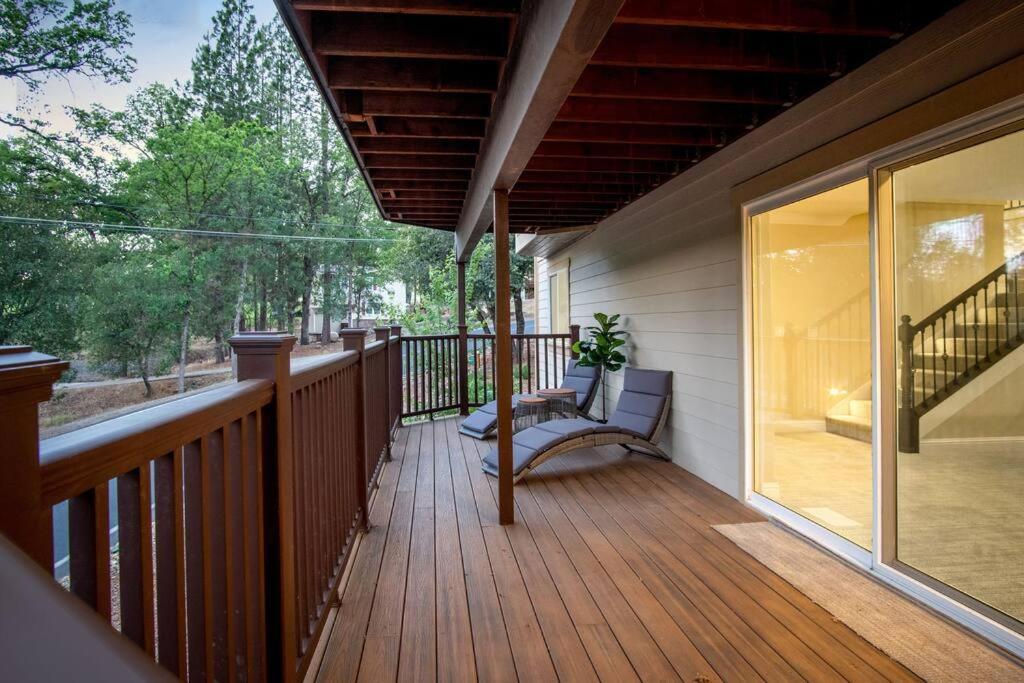 גרובלנד New Luxury Lake House In Pine Mountain Lake Close To Yosemite! Perfect For All Seasons! Great For Retreats, Getaways, Celebrations, And More! מראה חיצוני תמונה