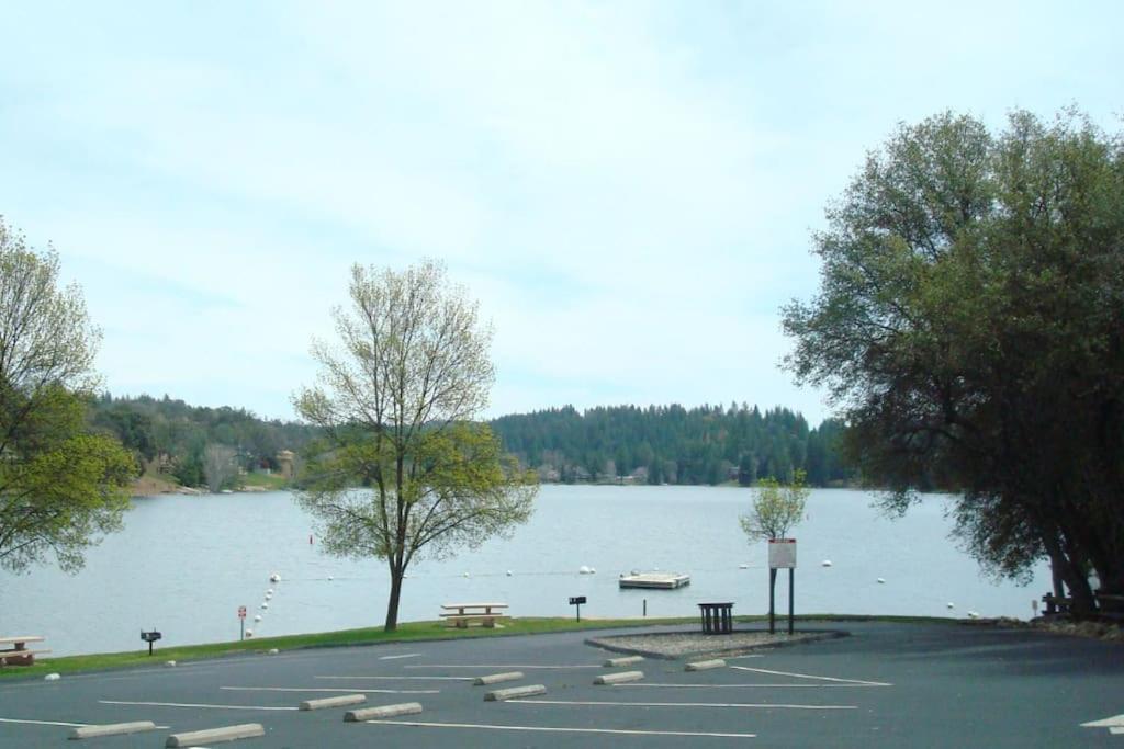 גרובלנד New Luxury Lake House In Pine Mountain Lake Close To Yosemite! Perfect For All Seasons! Great For Retreats, Getaways, Celebrations, And More! מראה חיצוני תמונה