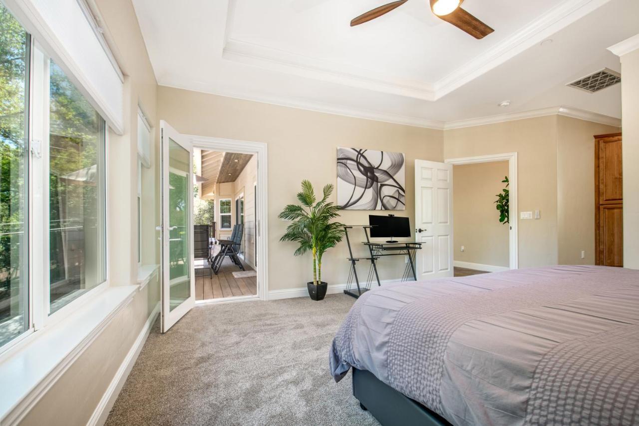 גרובלנד New Luxury Lake House In Pine Mountain Lake Close To Yosemite! Perfect For All Seasons! Great For Retreats, Getaways, Celebrations, And More! מראה חיצוני תמונה