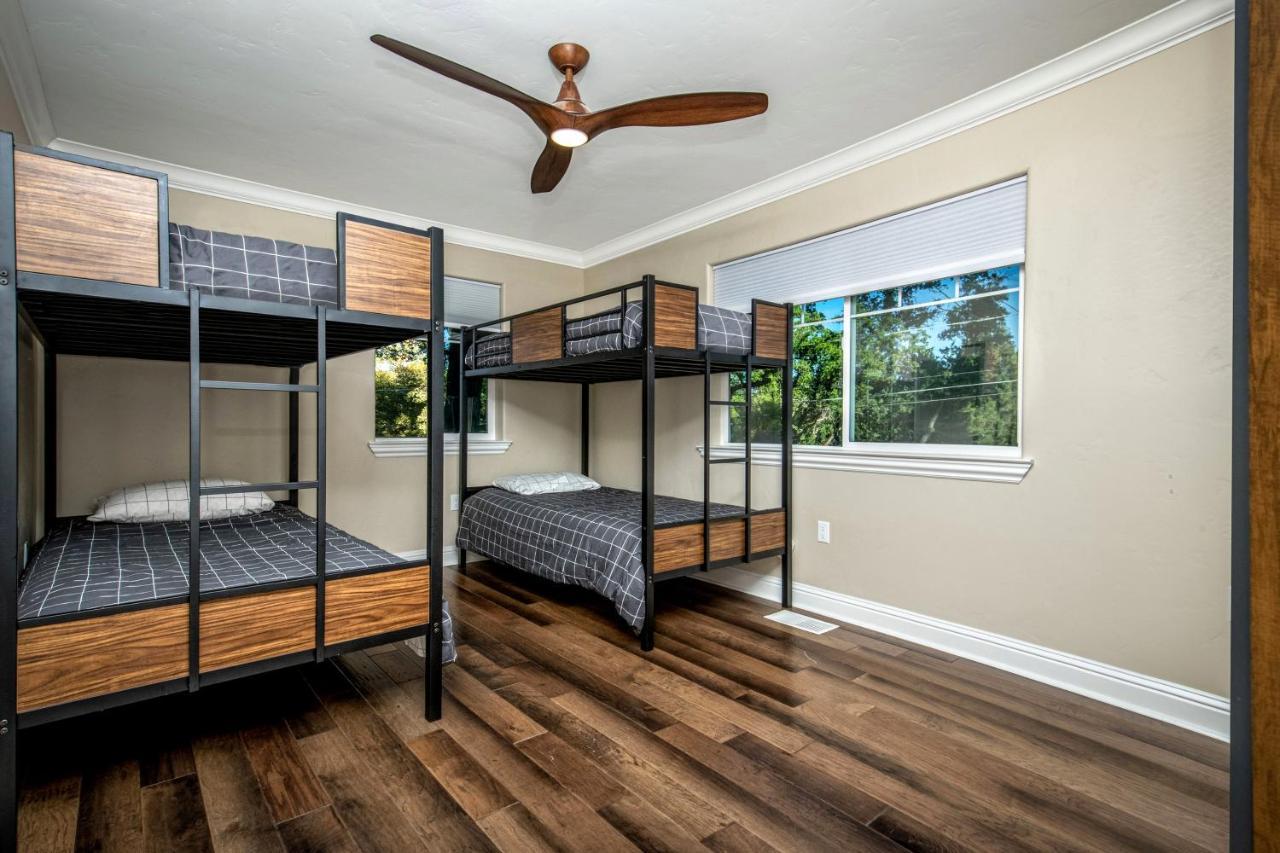 גרובלנד New Luxury Lake House In Pine Mountain Lake Close To Yosemite! Perfect For All Seasons! Great For Retreats, Getaways, Celebrations, And More! מראה חיצוני תמונה