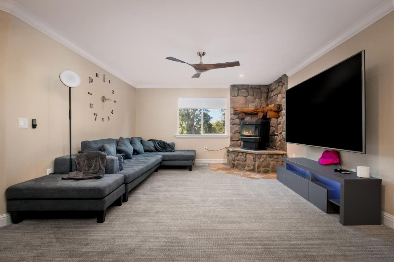 גרובלנד New Luxury Lake House In Pine Mountain Lake Close To Yosemite! Perfect For All Seasons! Great For Retreats, Getaways, Celebrations, And More! מראה חיצוני תמונה
